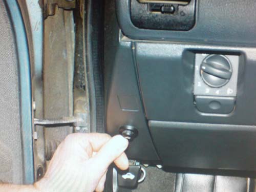 Установка электропривода отпирания замка багажника ВАЗ (ваз_1.JPG)